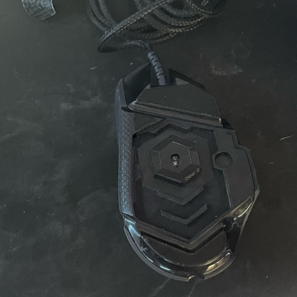 Logitech G502 Wired Gaming Mouse - Picture 2 of 4